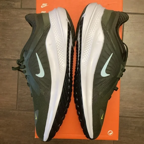 Brand New Nike Quest 5 Cargo Khaki colorway. Men’s size 8 / women’s 9.5 - Picture 4 of 4